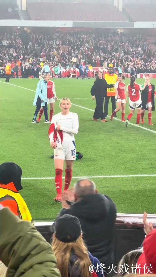 凯莉:转会阿森纳女足前,我因焦虑而饱受困扰,甚至掉发 凯莉:转会阿森纳女足前,我因焦虑而饱受困扰,甚至掉发